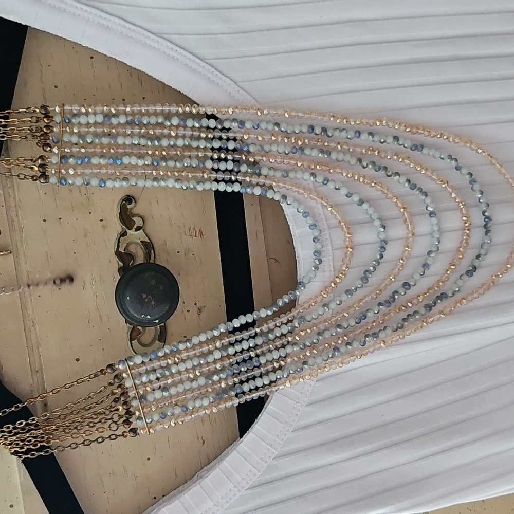 BOHO Muliple Seabead Strand Neclace🦋